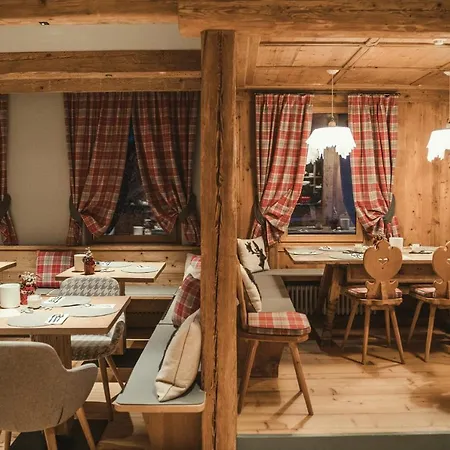 Fiori Dolomites Experience Hotel 3*