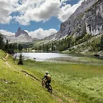 Fiori Dolomites Experience ホテル 3*