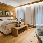 Fiori Dolomites Experience ホテル 3*