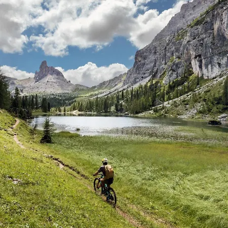 Fiori Dolomites Experience Hotel 3*