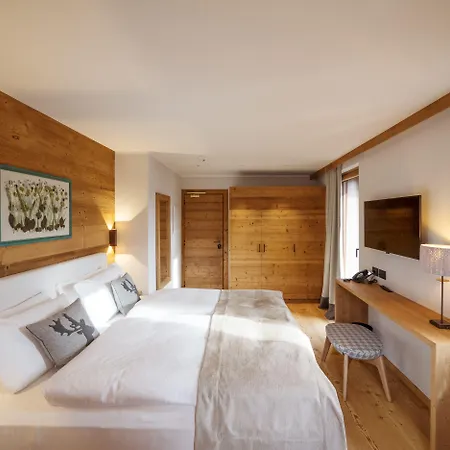 Hotel Fiori Dolomites Experience 3*